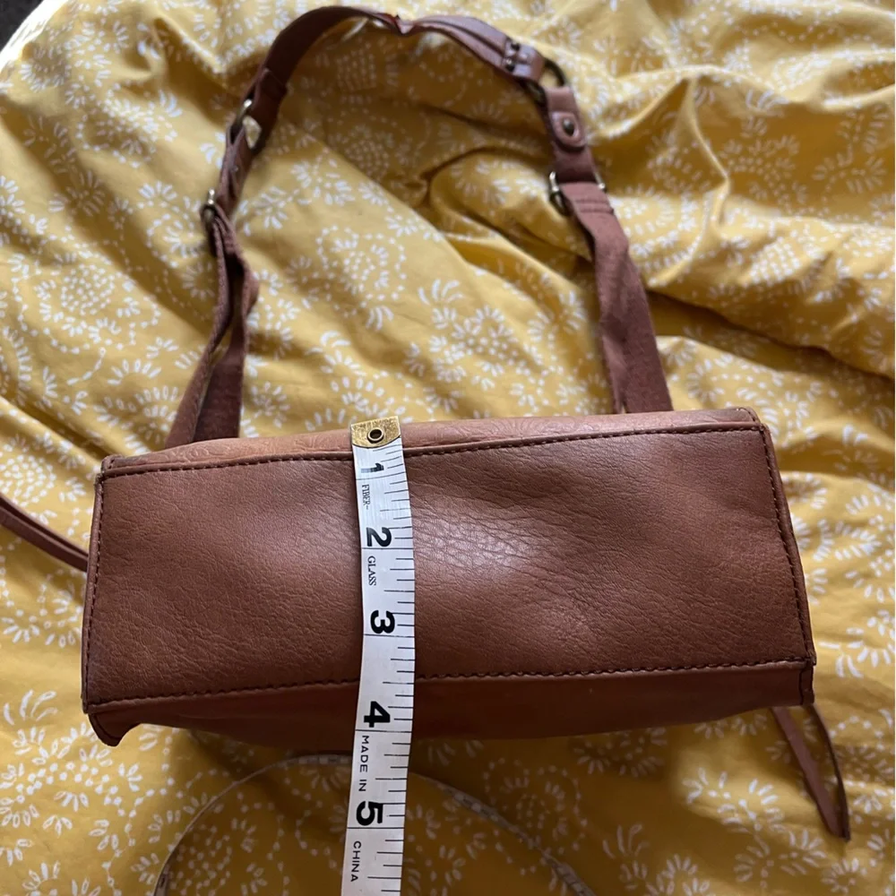 The Sak Leather Studded Tassel Purse Shoulder Bag Bohemian Boho Distressed Cute - Picture 3 of 13